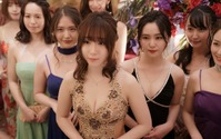 実写映画『東京リベンジャーズ』に人気コスプレイヤーの伊織もえが出演決定！艶やかなドレス姿を披露 画像